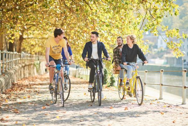 Etudiants à vélo