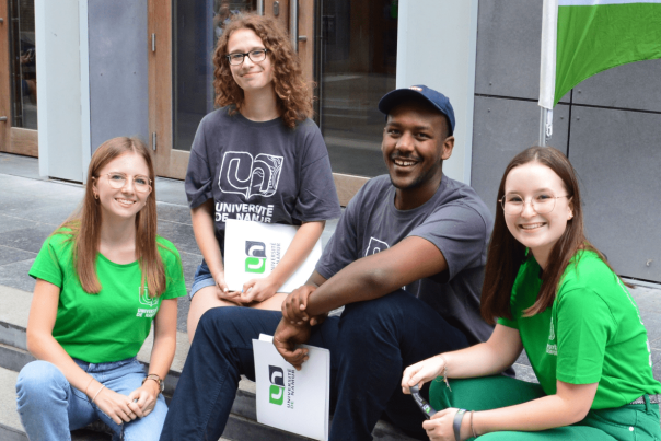 Un groupe d'étudiants à l'UNamur