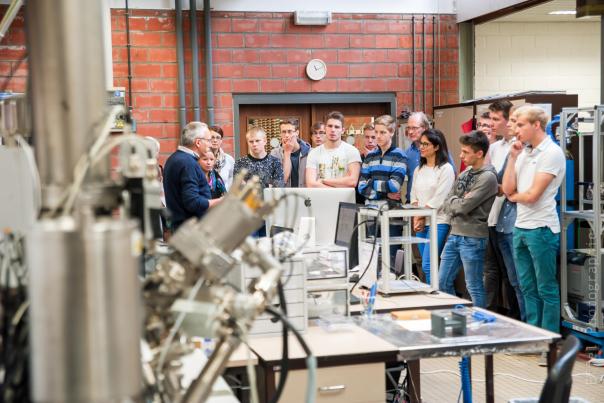 Jeunes en visite au LARN