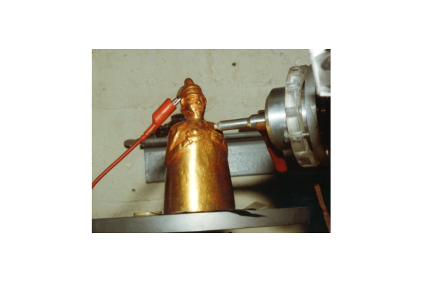 Statuette en Or (Egypte), env. 2000 ans av.J.C, analysée au LARN (1990)