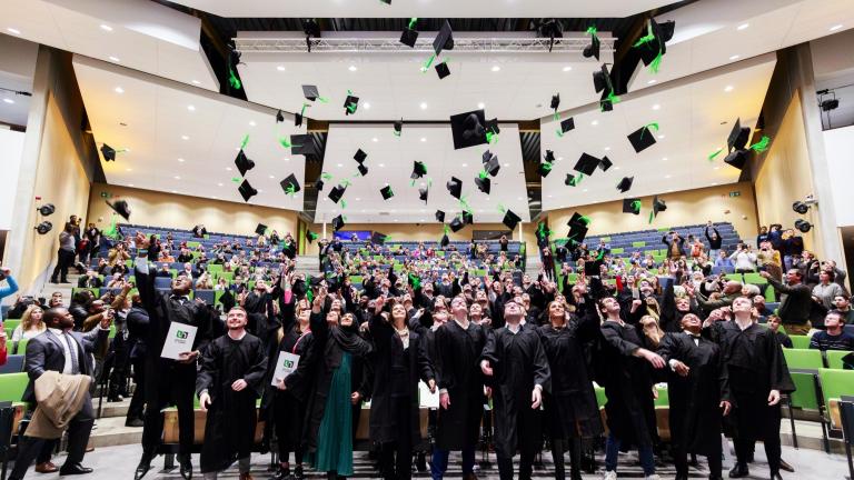 Cérémonie de diplomation en EMCP