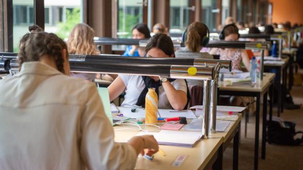 Etudiants en blocus à la BUMP de l'UNamur