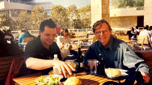 Chercheur de l'UNamur et James A. Robinson, lauréat du Prix Nobel d'économie