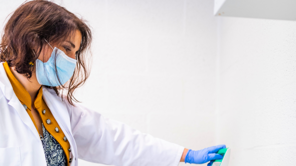 chercheuse-laboratoire