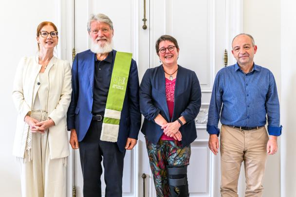 Père Pédro Opeka et parrain/marraine et la Rectrice