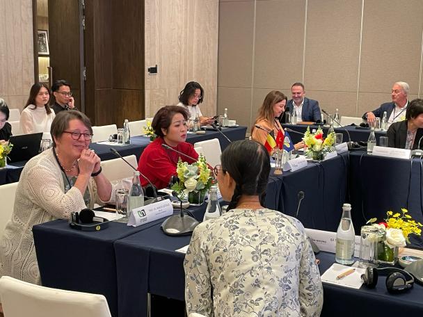 Annick Castiaux lors d'un séminaire sur le rôle des femmes dans la recherche et l'innovation