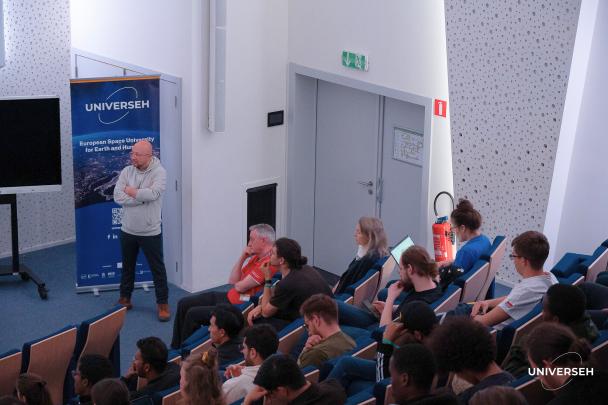 UNIVERSEH_Spring School