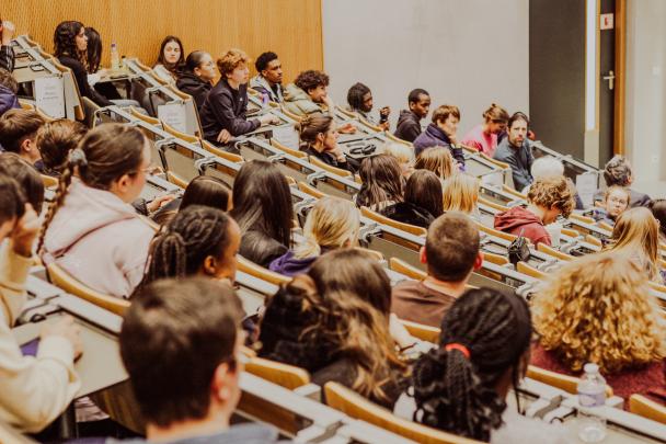 Public dans un auditoire