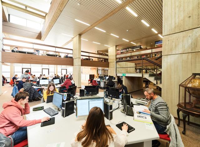 bibliothèque étudiants