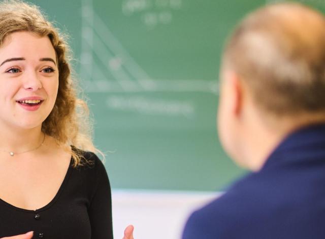 Etudiante et professeur