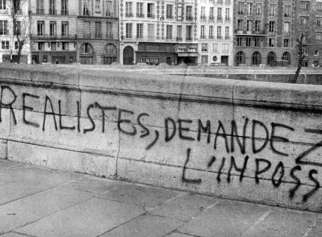 Graffiti "soyez réalistes, demandez l'impossible"