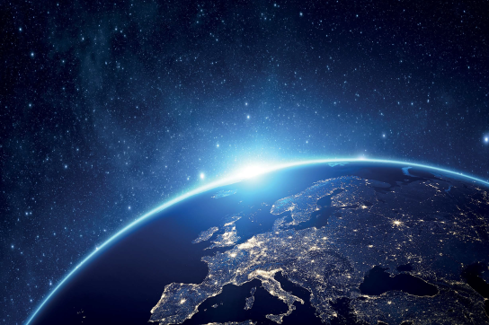 planète terre éclairée par le soleil