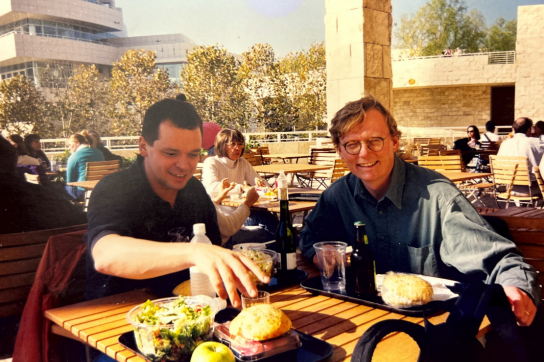 Chercheur de l'UNamur et James A. Robinson, lauréat du Prix Nobel d'économie