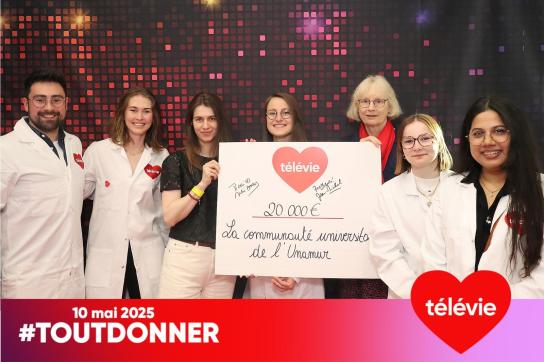 remise du chèque UNamur au Télévie